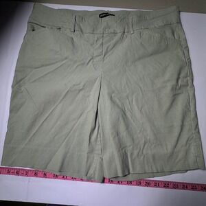 Hilary Radley Women's Short Sz XL